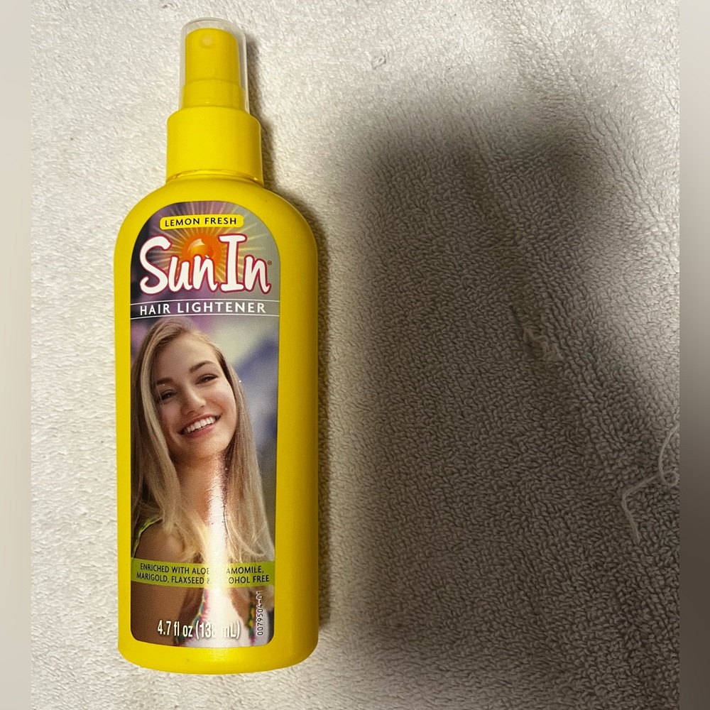 Hair lightening spray lemon scent